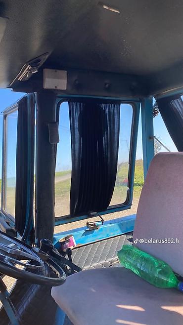 Traktorlar: Belarus MTZ traktoru - Rəng: mavi, kabinli versiya - Ön və arxa iri — 6