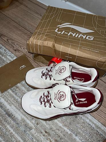 Айымдардын бут кийими: Продаю оригинальную обувь lining 
причина продажи: не подошёл размер — 3