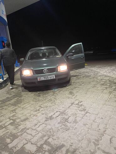 Volkswagen: Volkswagen Bora: 2002 г., 1.8 л, Механика, Бензин, Седан