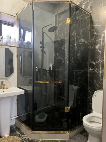 Душевые перегородки и ограждения: Душевые ограждения и перегородки из закалённого стекла под заказ — 16