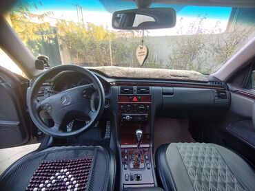 Mercedes-Benz: Mercedes-Benz E-Class: 2.2 l | 2000 il Sedan — 7