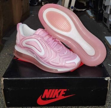 Women's Sneakers and athletic shoes: A klasa 4400 — 1