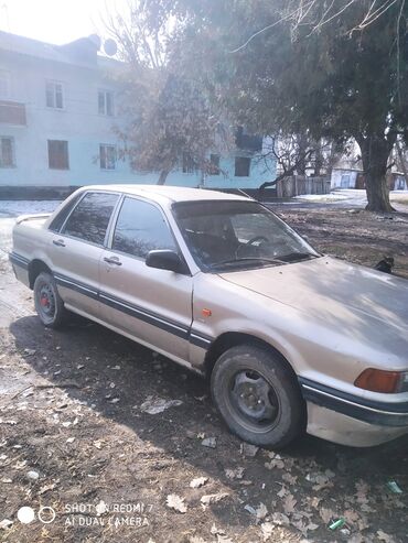 Mitsubishi: Mitsubishi Galant: 1988 г., 1.8 л, Механика, Бензин, Седан