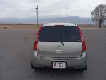 жети орундуу машина: Mitsubishi Colt: 2003 г., 1.5 л, Вариатор, Бензин, Хетчбек