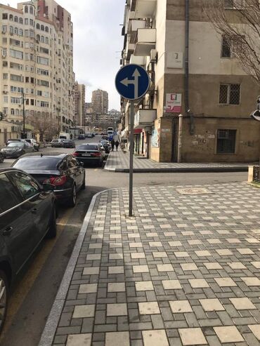 Digər kommersiya daşınmaz əmlakı: Nizami metrosunun yaxınlığında 1-ci mərtəbəsində yerləşən təmirli — 7