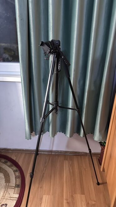 штатив для телефонов: Универсальный штатив для фото и видео - Напольный штатив-тренога
