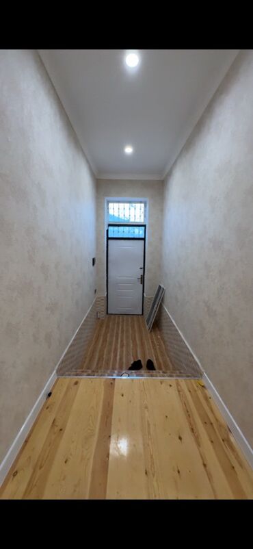 Yeni tikili: Satılır: geniş daxili planlı, işıqlı mənzil/ev Xüsusiyyətlər: - Geniş — 9