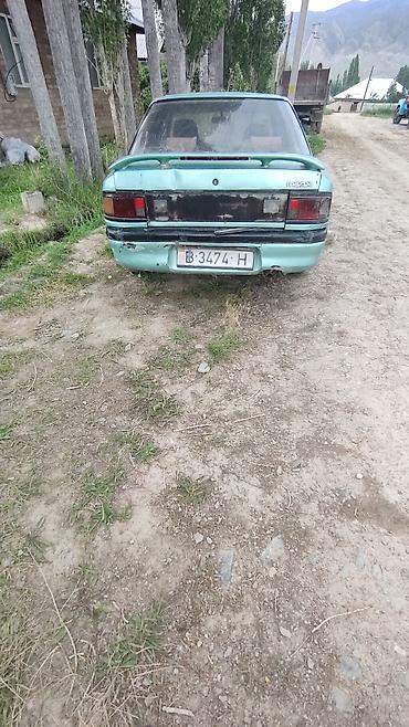 neta ls: Mazda 323: 1989 г., Седан — 3