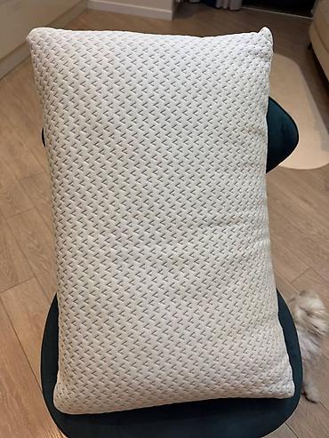 örtü: Подушка Jysk Stryn memory foam 42*65*15 Очень мало использовалась — 2