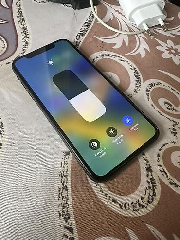 Apple iPhone: IPhone X, 64 GB, Qara, Face ID — 3