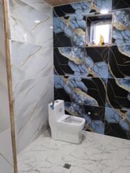 Plitə işləri: Xidmət: Kafel-metlax və fasad işləri Təsvir: - Hamam, sanitar — 4