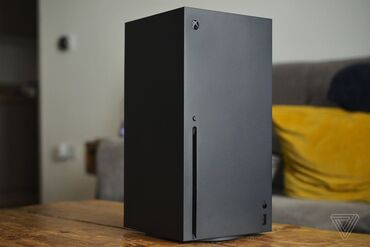 dzhojstik xbox: Продаю почти новый Xbox Series X. В комплекте все шнуры, нет только