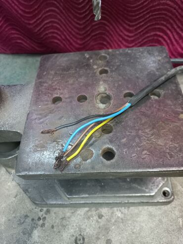 Токарные станки: Продаю Сверлильный станок .дв 3 ф.цена 6. 500 с — 7