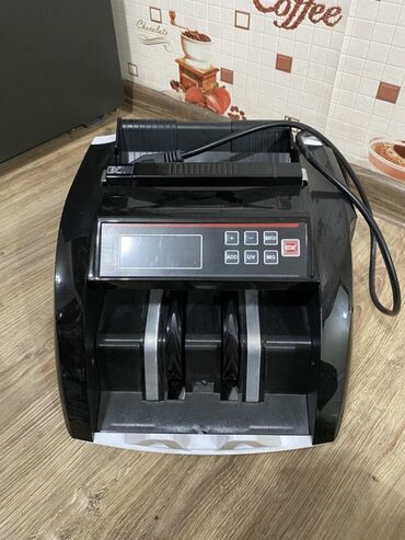 прилавок для овощей и фруктов: Счетчик банкнот с детекцией подлинности. Особенности: -