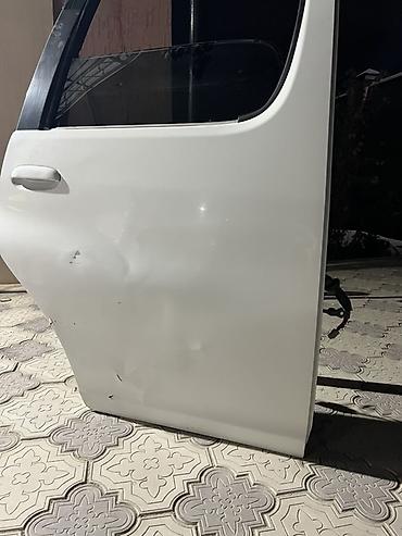 детские пальто на: Дверь Задняя правая Toyota, Б/у — 3