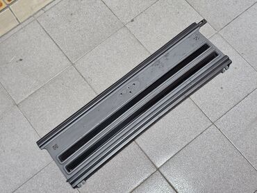 Решетки радиатора: Решетка радиатора Ford 1989 г., Б/у, Оригинал — 9