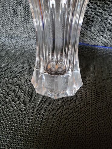 Vaze i saksije: Vaza, Staklo, Novo na lalafo.rs — 10 Vaze i saksije: Vaza, Staklo, Novo — 10