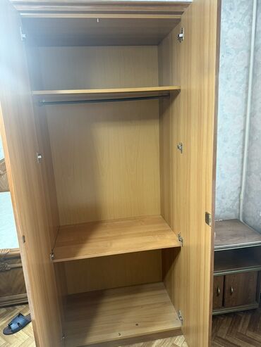 Спальные гарнитуры: Спальный гарнитур, Б/у, Двуспальная кровать, Шкаф, Комод, Италия, цвет - Коричневый — 10