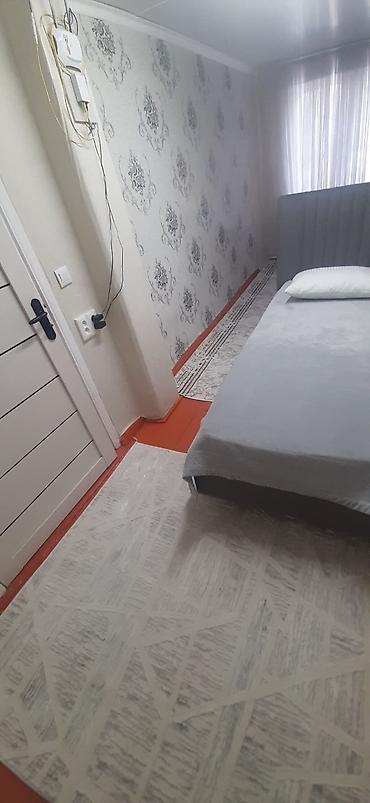 Посуточная аренда домов: Аренда дома на 8 человек. Планировка: 3 комнаты и отдельная кухня. - — 8