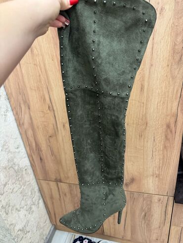 Botinka və botilyonlar: Ölçü: 39, Yeni