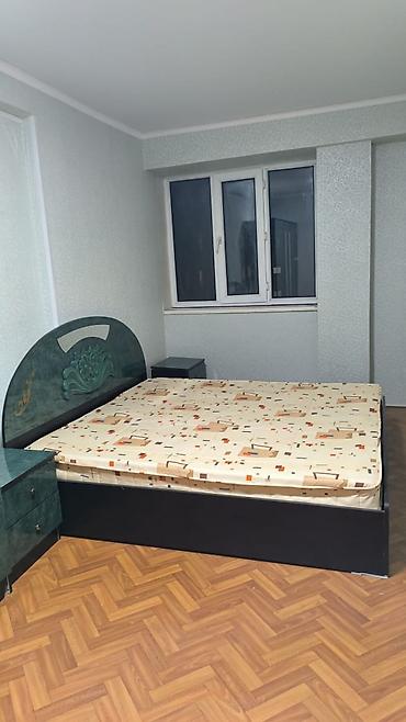 чатырлар: 4 бөлмө, Ахунбаев / Чапаев көч. Менчик ээси, Чогуу жашоосу жок, 3 айдан баштап, Жарым -жартылай эмереги бар — 3
