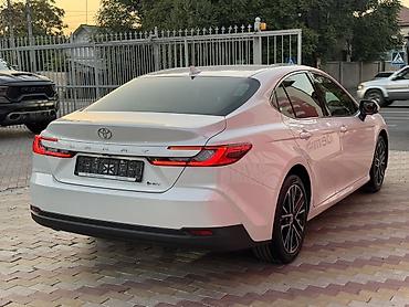 потолок на камри: Toyota Camry: 2026 г., 2.5 л, Вариатор, Гибрид, Седан — 4