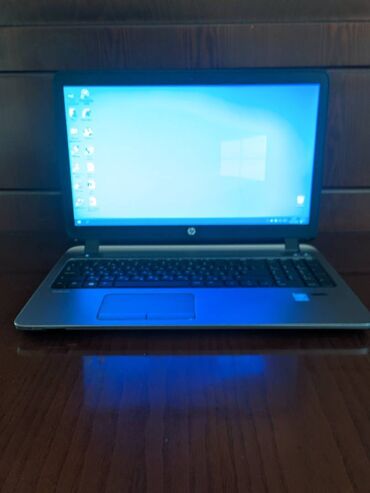 multimetir: Intel Core i5, 8 GB, 15.6 "