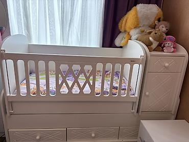 детские кроватки с комодом: Uşaq beşiyi və komodlu dəst - Rəng: ağ - Material: MDF/taxta — 1