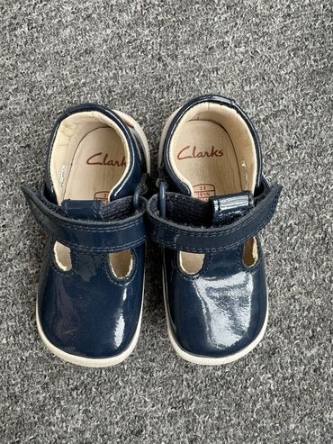 Детская обувь: Ботинки Clark’s, размер 18
Без торга