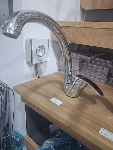 Mətbəx üçün təkqollu qarışdırıcı kran - Material: parlaq xrom örtüklü