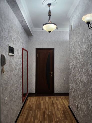 Uzunmüddətli kirayə mənzillər: Xətai Rayonu Həzi Aslanov Metrosu Babək 93 (Boş Əşyasız) 3 otaq — 7