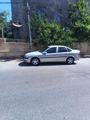 şevralet maşın: Opel Vectra: 1.6 l | 1996 il 25000 km Sedan