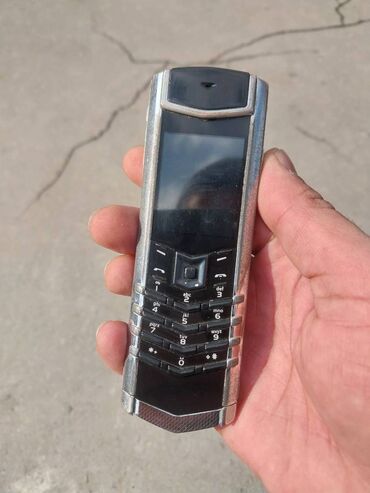 Vertu: Vertu Signature Touch