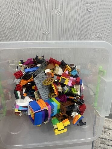 Игрушки: Коробка Лего вес примерно 1.8-2 кг Все детали оригинальные состояние