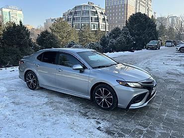 Toyota: Toyota Camry: 2018 г., 2.5 л, Автомат, Бензин, Седан — 2