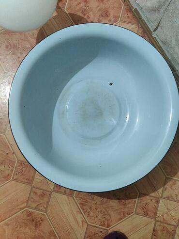 эмалированная посуда: Таз эмалированная 30 литров 2000 сом, в хорошем состоянии