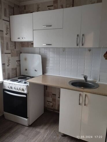 сдаю квартиру долгосрочно кызыл аскер: 2 комнаты, 56 м², 1 этаж, Косметический ремонт