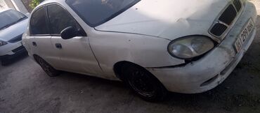 лобовое стекло на матиз: Daewoo Lanos: 1997 г., 1.5 л, Механика, Бензин, Седан