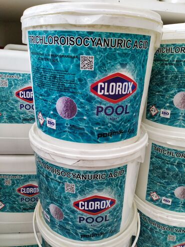 Qida məhsulları: Clorox Pool 4.5 kq-lıq hovuz təmizləyicisi. Tərkibində