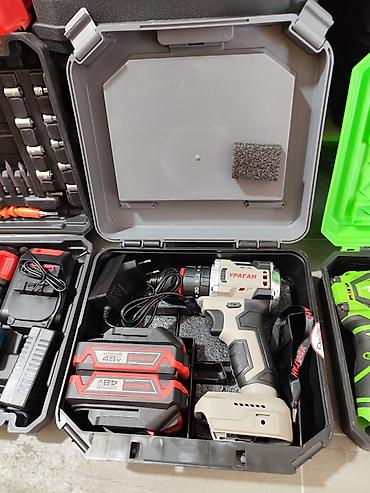Наборы электроинструментов: Cordless Tool Kits in Cases Description: - Various professional tool — 8