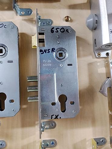 Внутренняя отделка: Врезной цилиндровый замок для дверей - Корпус из оцинкованной стали — 1
