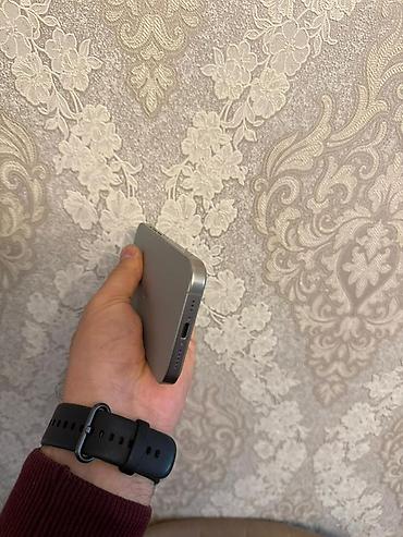 Apple iPhone: IPhone 15 Pro, Natural Titanium, Face ID — 14