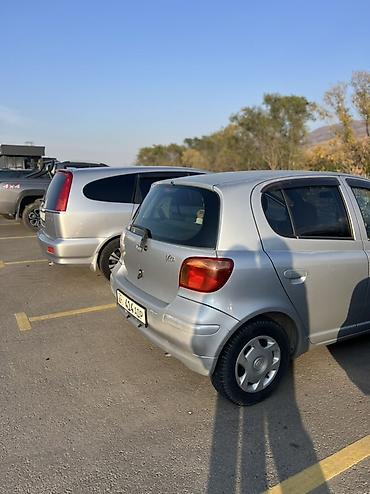 dongfeng aeolus l7 ev: Toyota Vitz: 2002 г., Автомат, Бензин, Хэтчбэк — 3