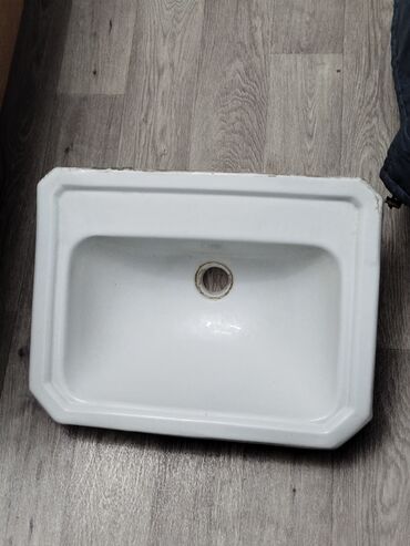 умывальник для частного дома: Раковина для ванной, Особенности: Глянцевое, Материал: Керамика