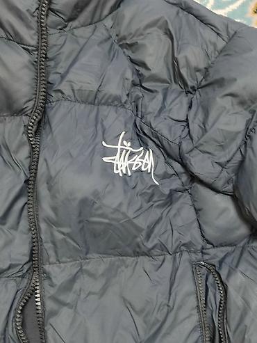 nike react: Пуховик Stüssy с капюшоном - Бренд: Stüssy (фирменный логотип на — 2