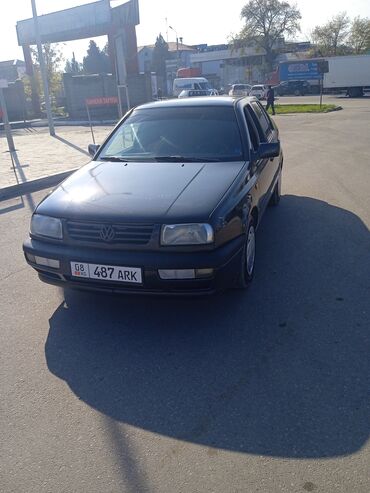 Volkswagen: Volkswagen Vento: 1992 г., 1.8 л, Механика, Бензин, Седан