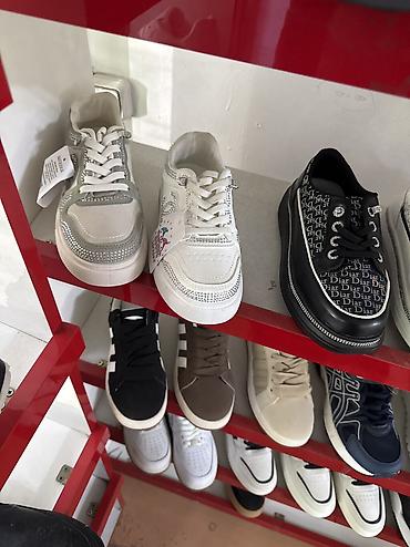 Кроссовки и спортивная обувь: Распродажа обуви Футбольные 700с Женские 950сом Мужские 950с Детские — 8