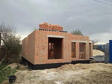 Кирпич строительный пустотелый (трёхдырочный), глиняный, рядовой. -