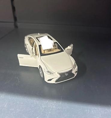 lego oyuncaq: Leksus sedan miniatür model avtomobil - Miqyas: təxmini 1:32 - — 3
