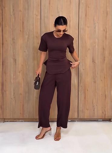 Kompleti: ✅Dvonodelni ženski komplet – top i pantalone
✅3200 — 2